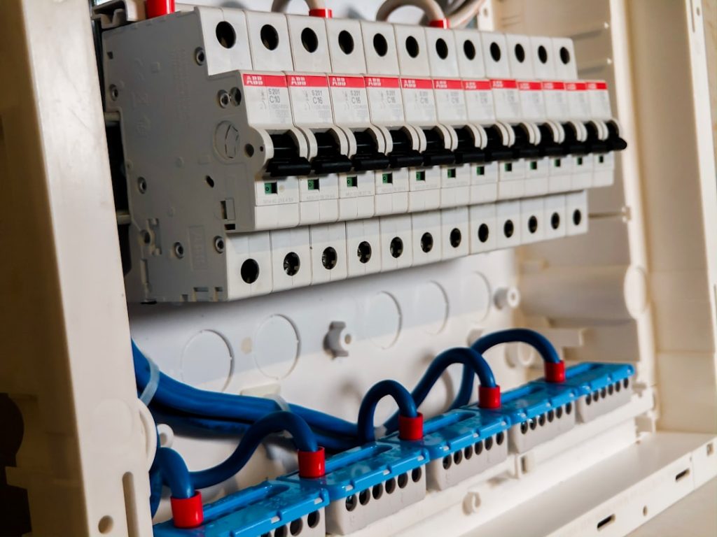 white-circuit-breakers-oj1zw-pni4k